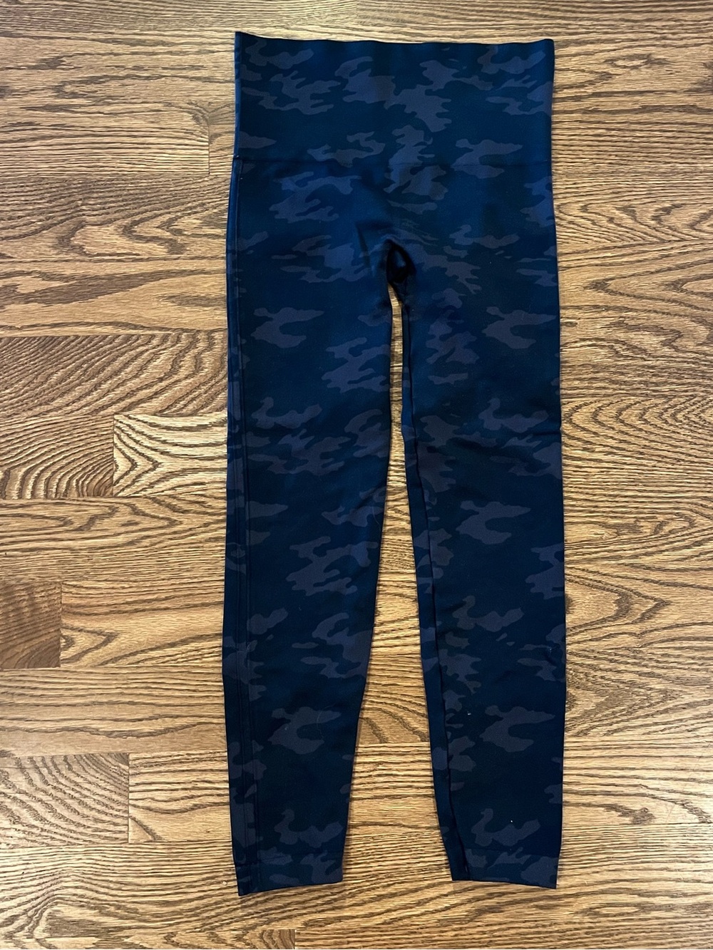 Spanx dark camouflage leggings | Size Large